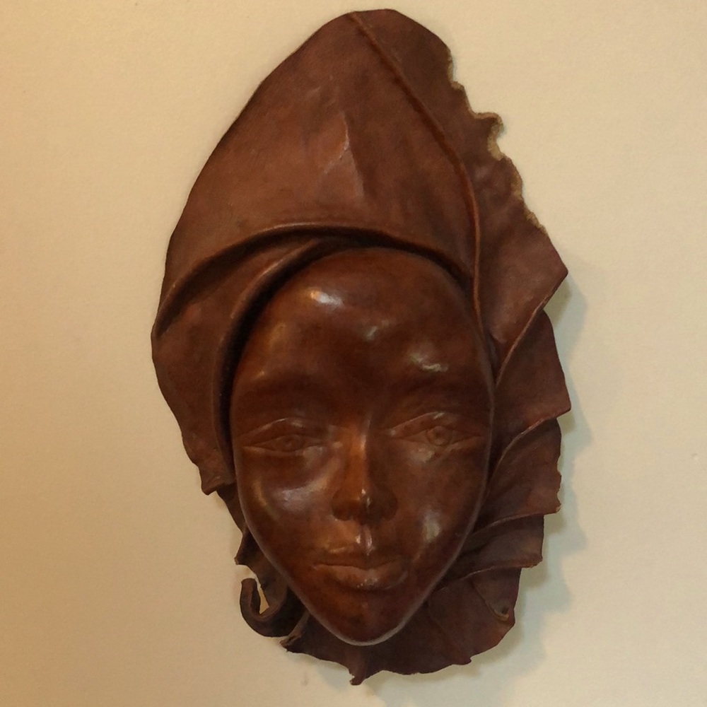 VINTAGE HAND MOLDED LEATHER WOMAN AND CHILD FACES - Picture 3 of 9